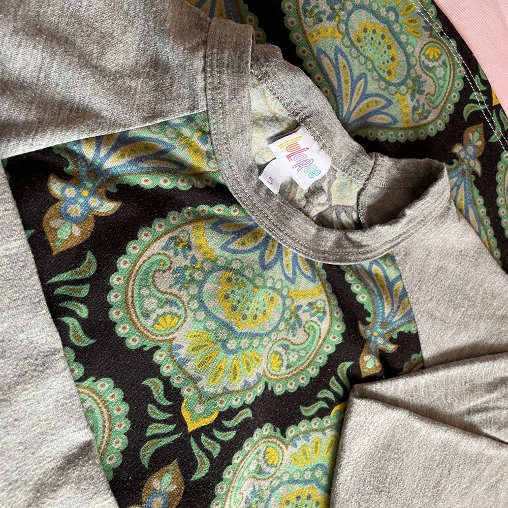 LuLaRoe 3/4-sleeve Paisley Baseball T-shirt - Picture 4 of 6